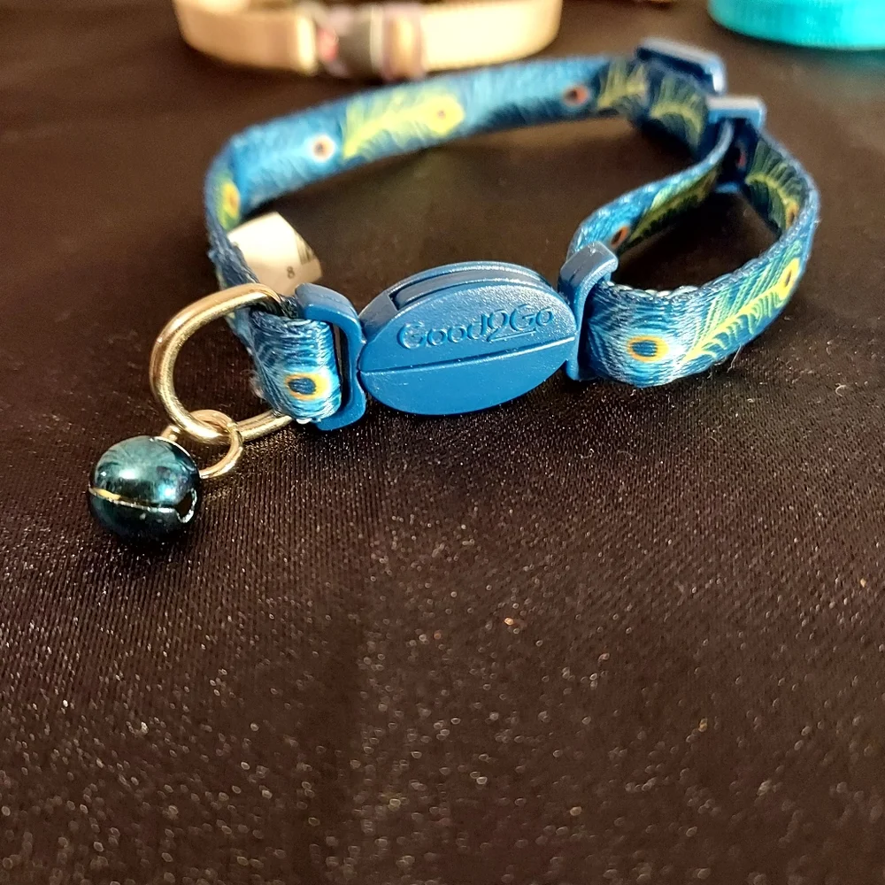 NEW-3 Cat Collars & 1 harness